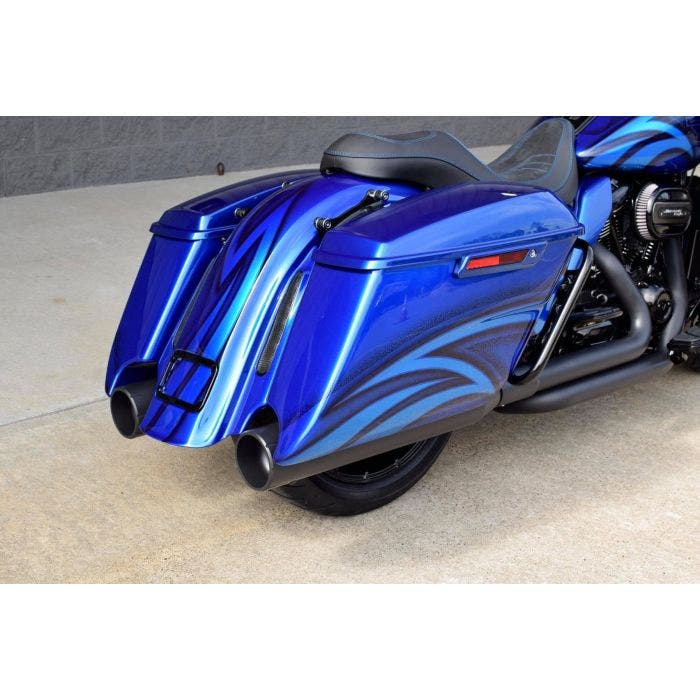 Stretched bags and fender 2025